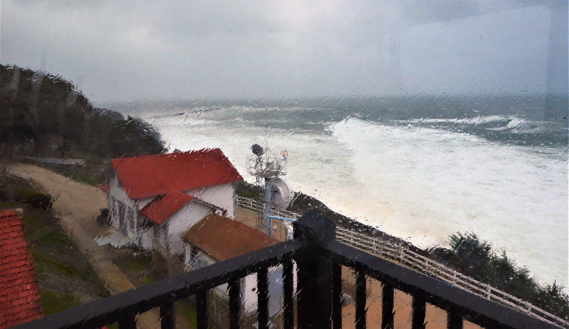 Point San Luis Light 9.jpg